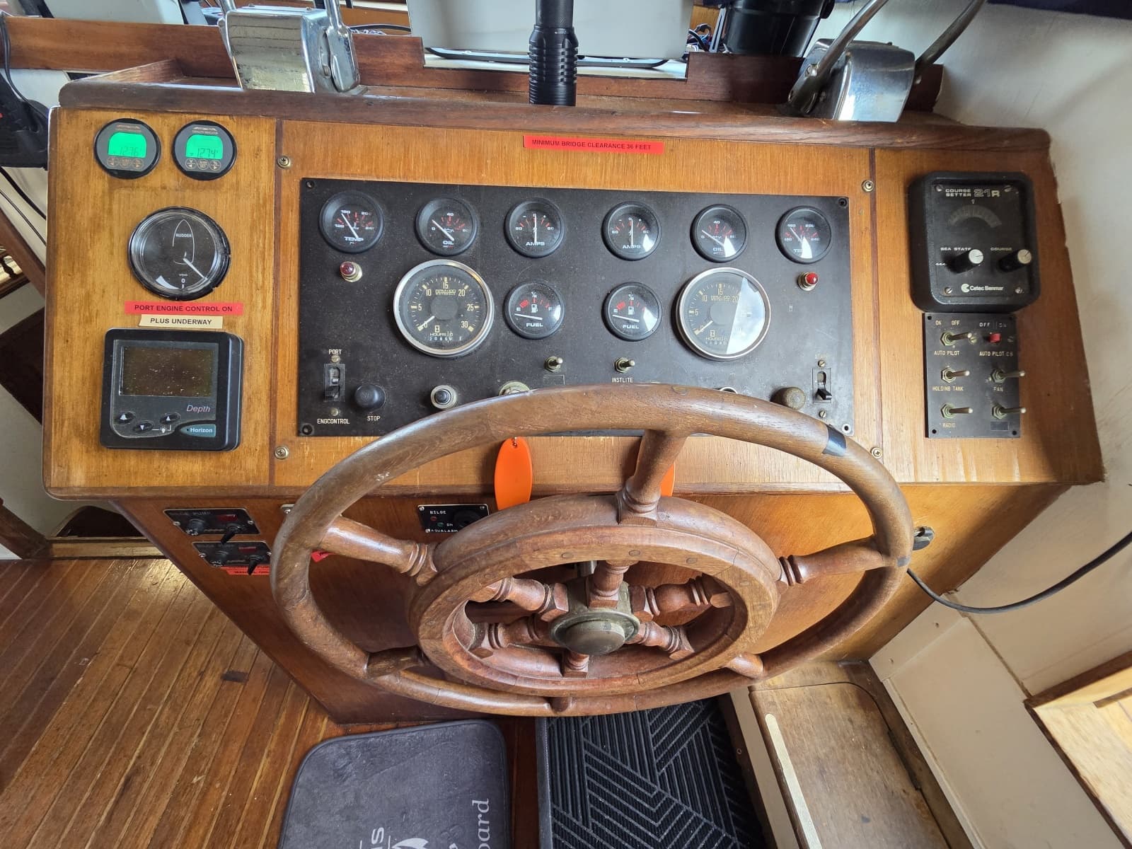 1982 C & L Sea Ranger Sundeck 39 - Photo 37