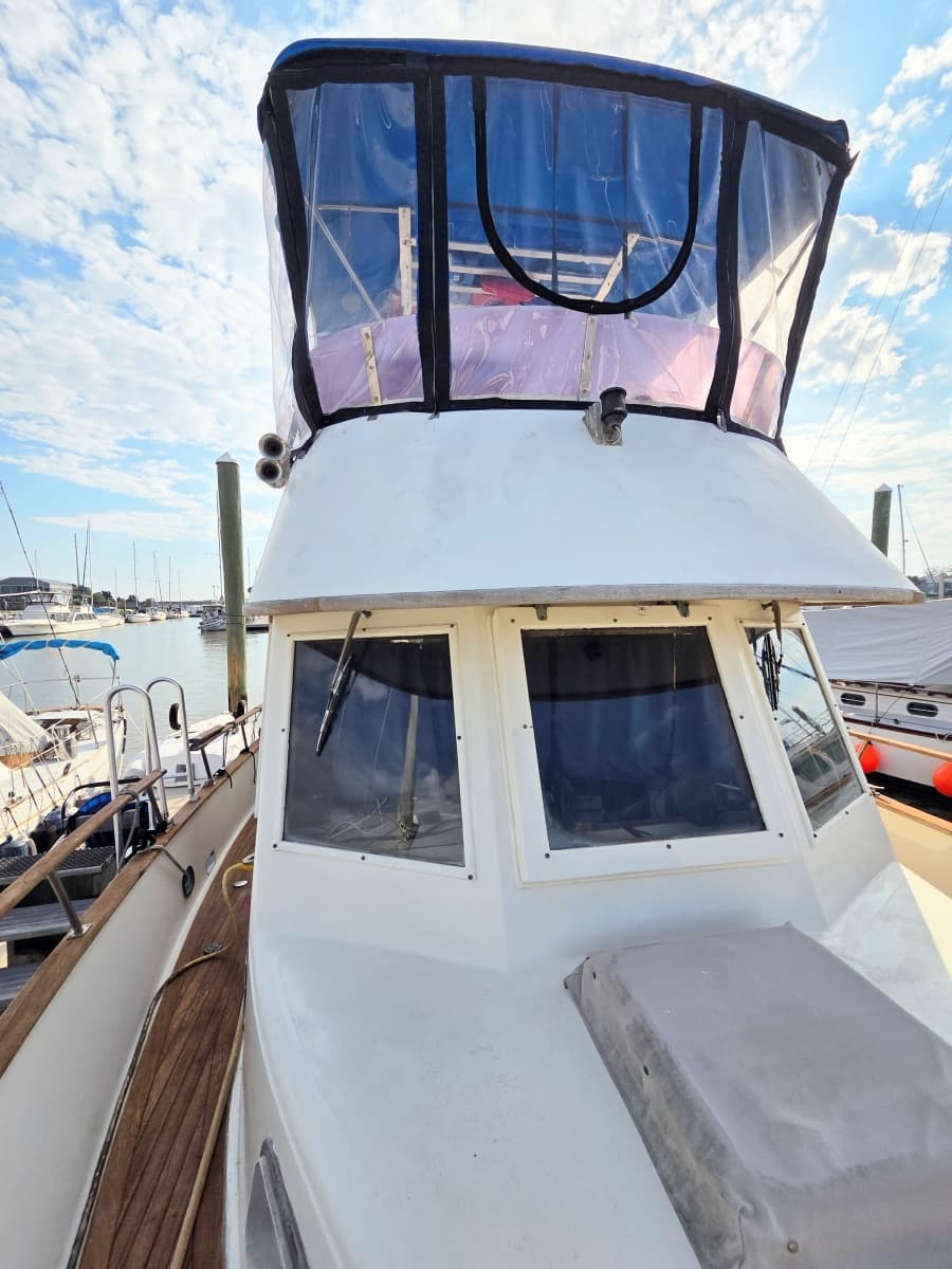 1982 C & L Sea Ranger Sundeck 39 - Photo 17