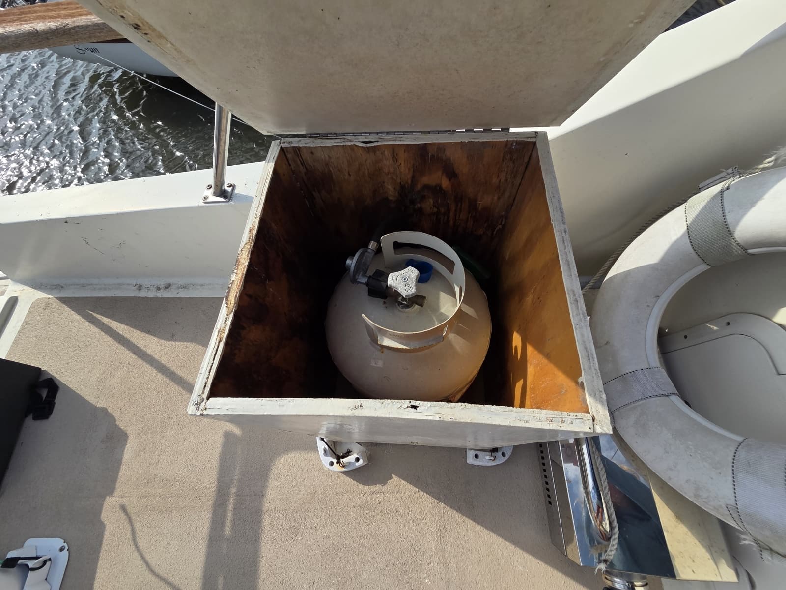 1982 C & L Sea Ranger Sundeck 39 - Photo 32