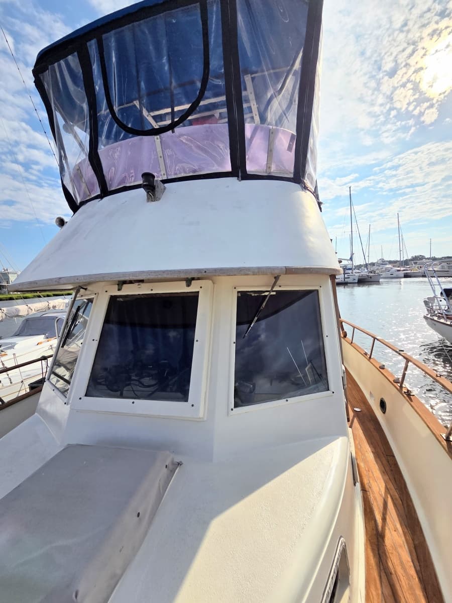 1982 C & L Sea Ranger Sundeck 39 - Photo 18