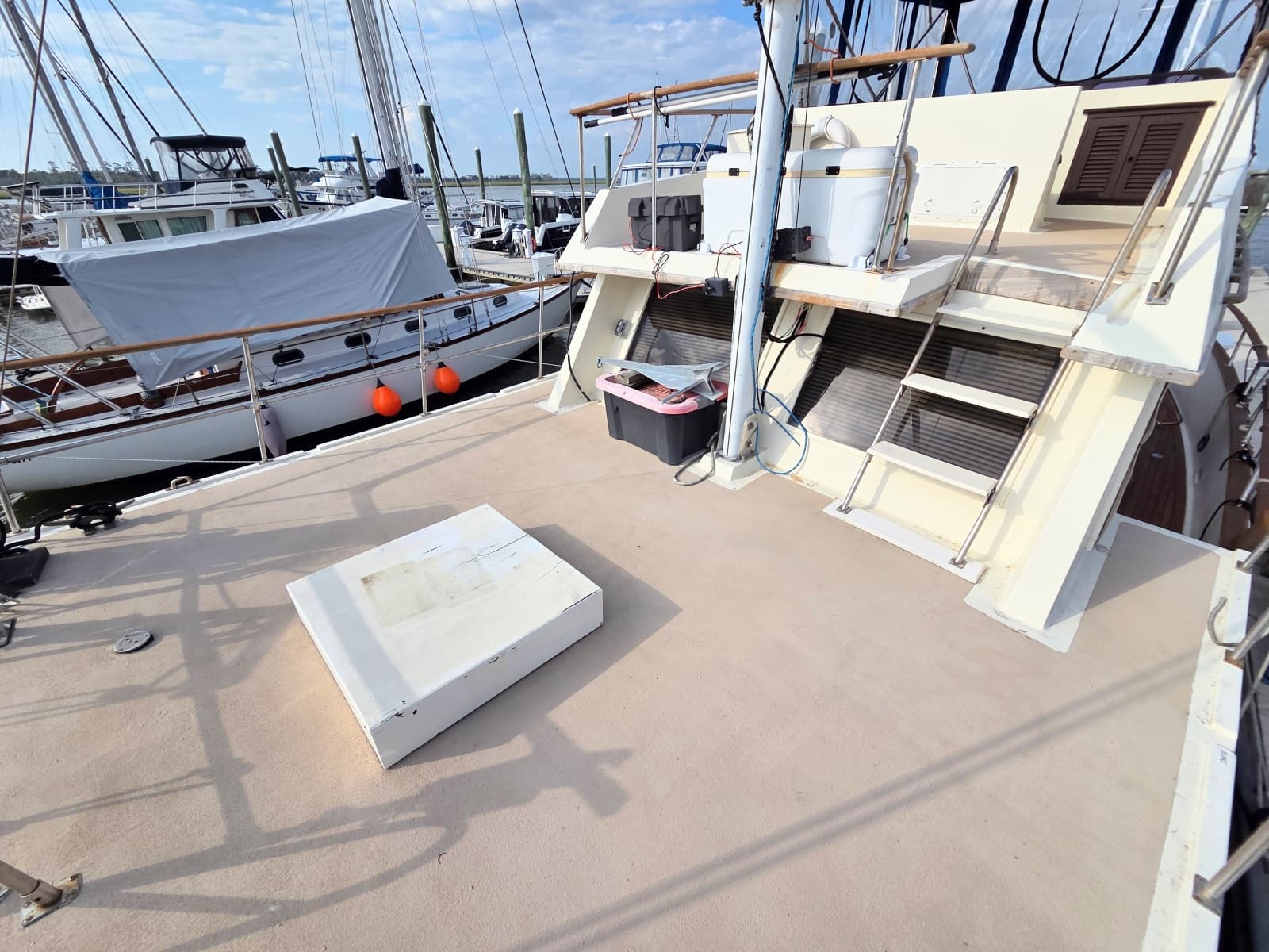 1982 C & L Sea Ranger Sundeck 39 - Photo 27