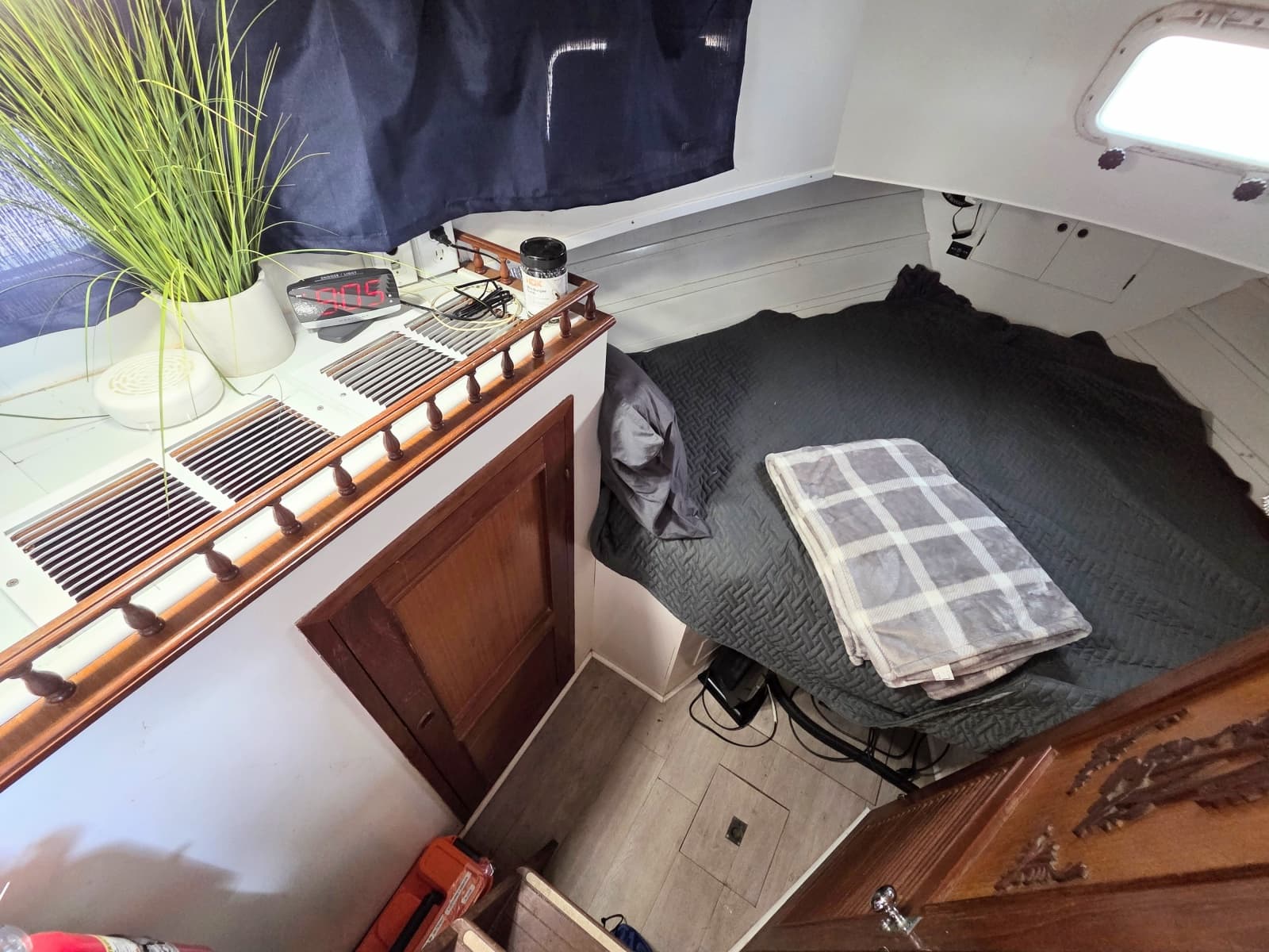 1982 C & L Sea Ranger Sundeck 39 - Photo 12
