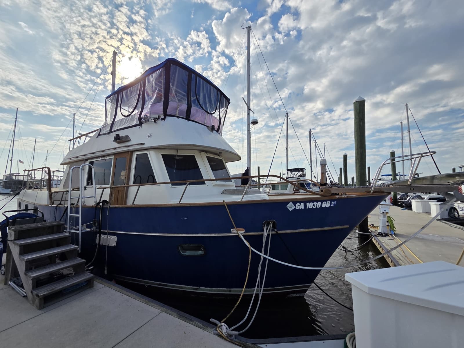 1982 C & L Sea Ranger Sundeck 39 - Photo 2