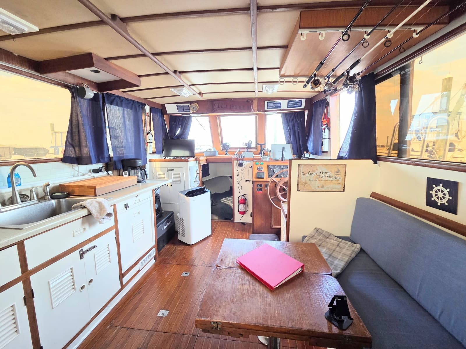 1982 C & L Sea Ranger Sundeck 39 - Photo 5