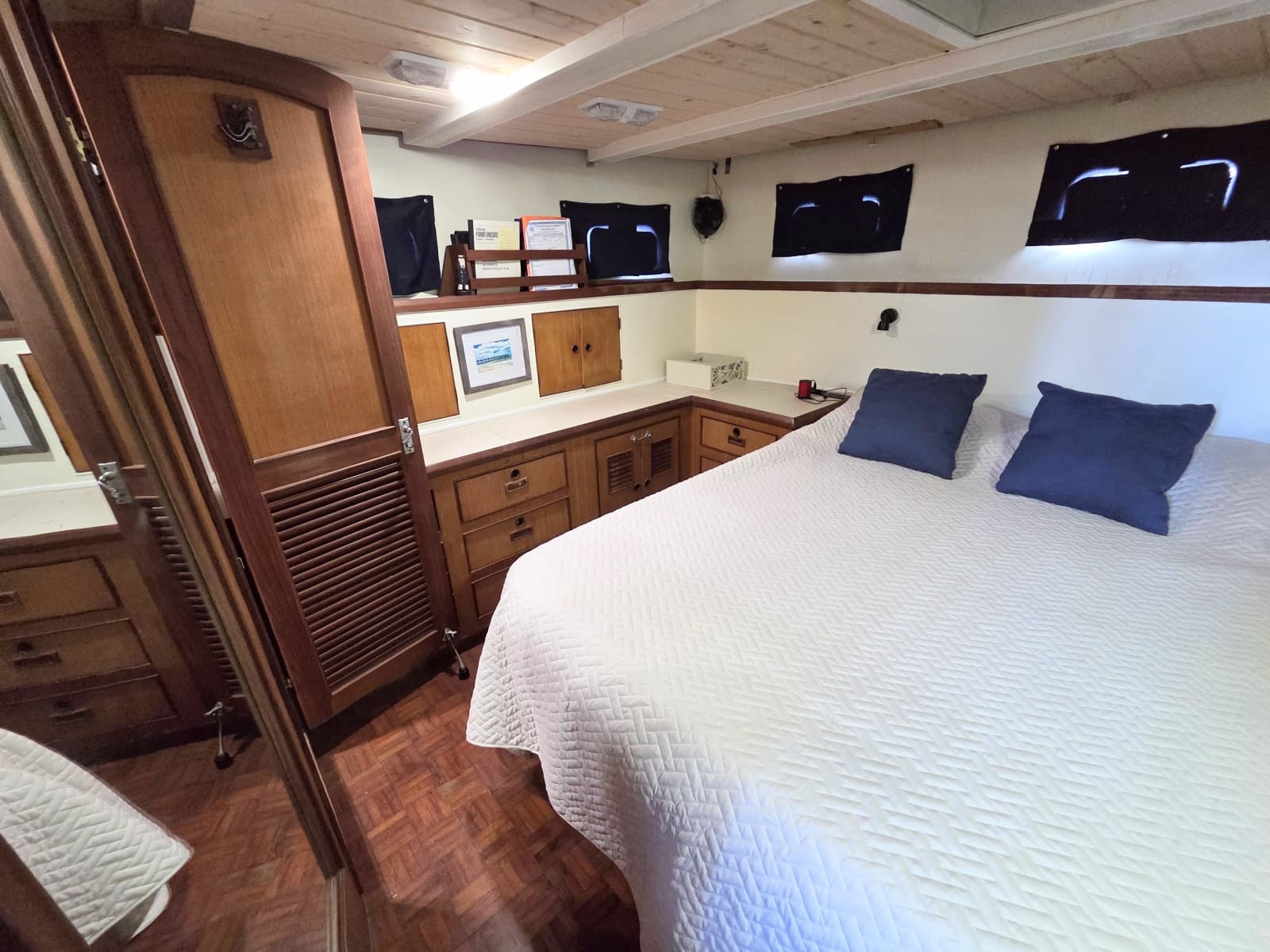 1982 C & L Sea Ranger Sundeck 39 - Photo 7