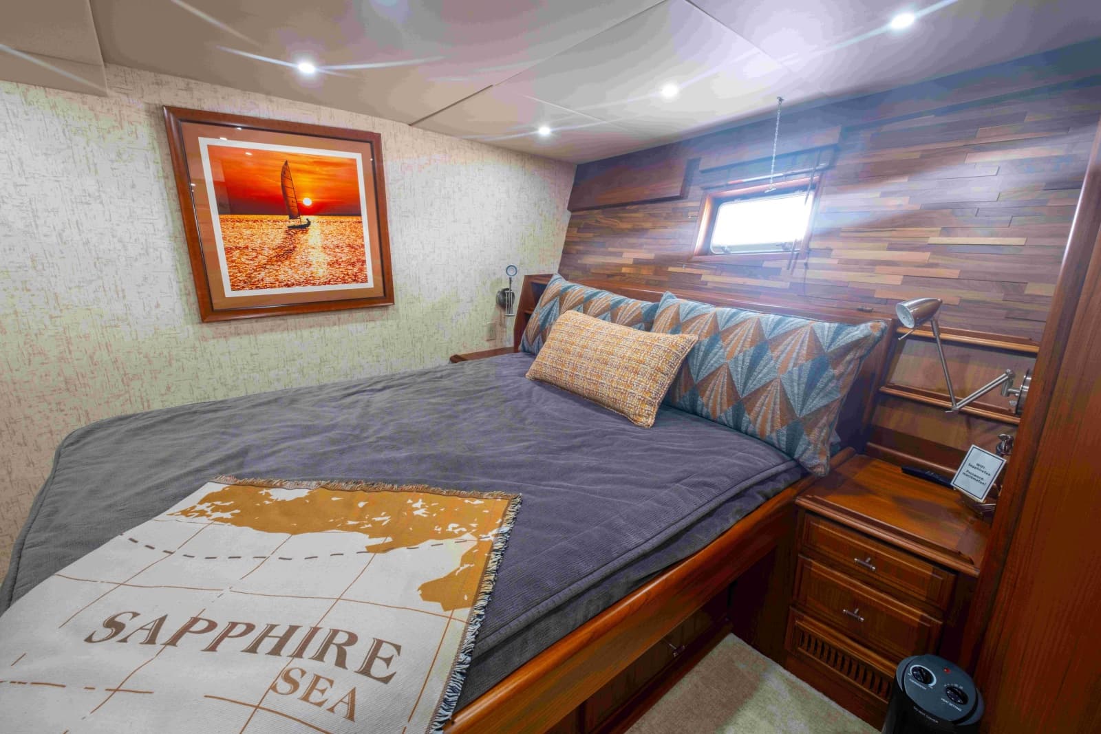 1972 Offshore Yachts  - Photo 31