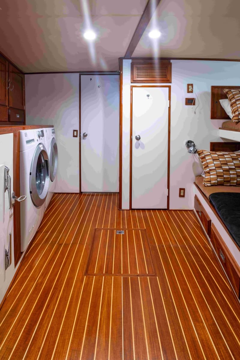 1972 Offshore Yachts  - Photo 38