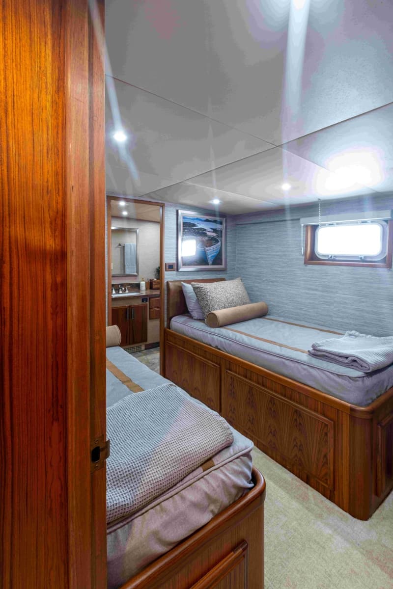 1972 Offshore Yachts  - Photo 18
