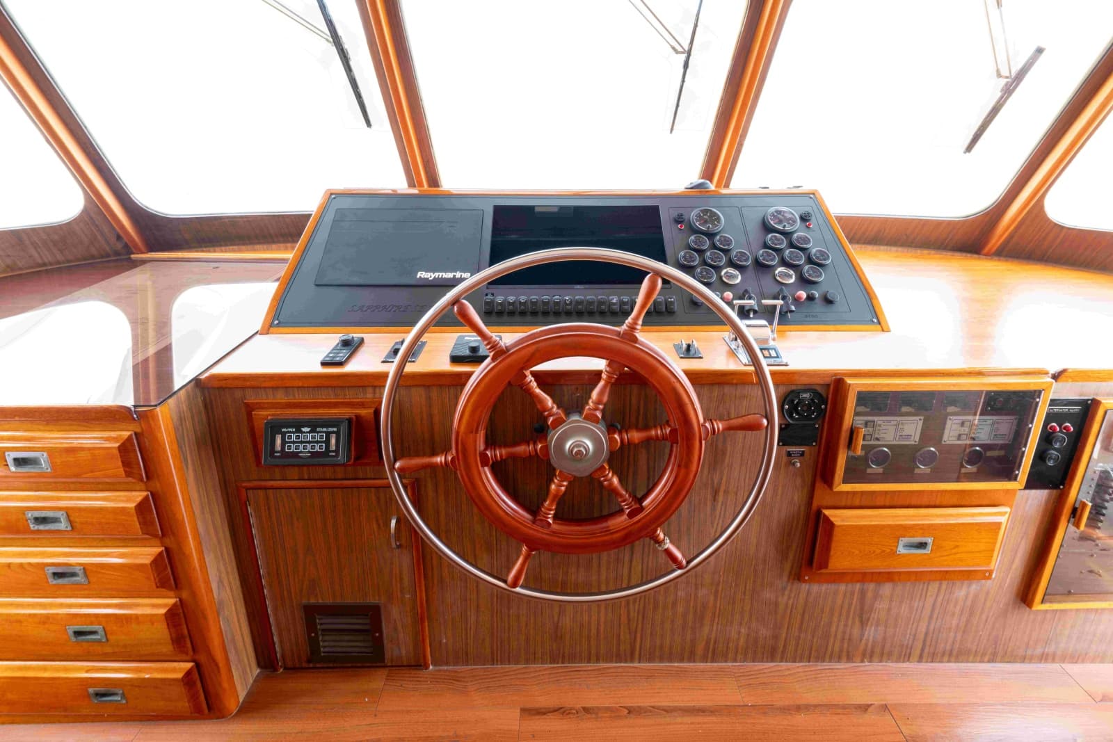 1972 Offshore Yachts  - Photo 12