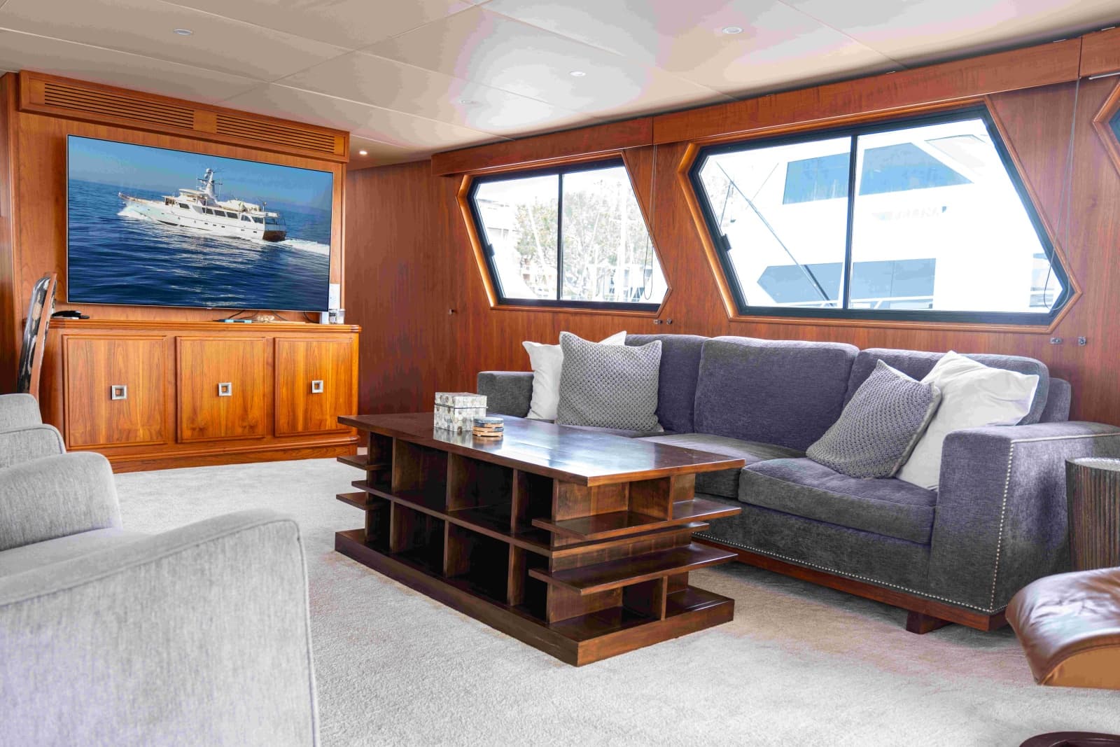 1972 Offshore Yachts  - Photo 6