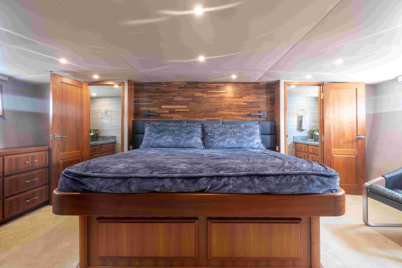 1972 Offshore Yachts  - Photo 16