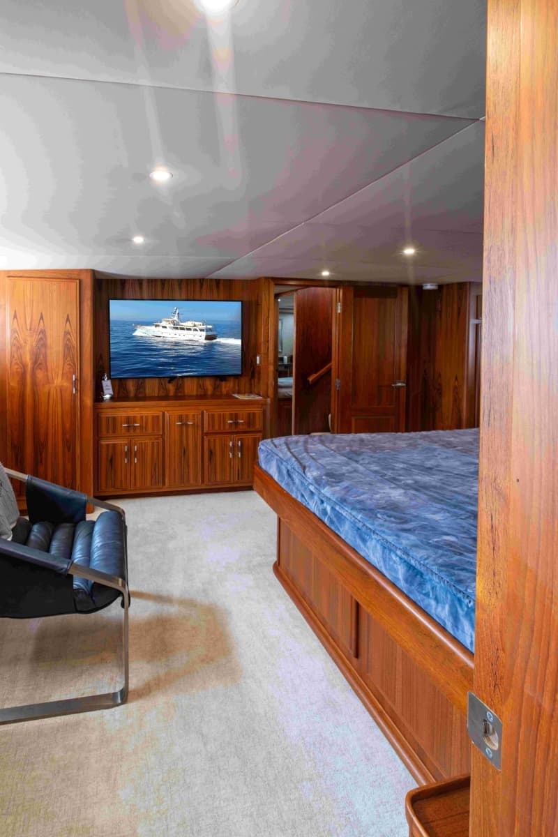 1972 Offshore Yachts  - Photo 15