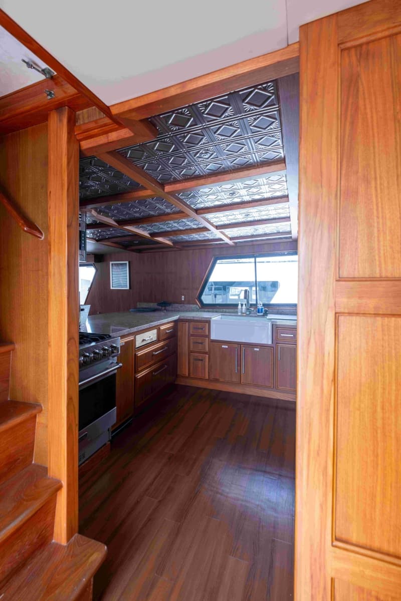 1972 Offshore Yachts  - Photo 8