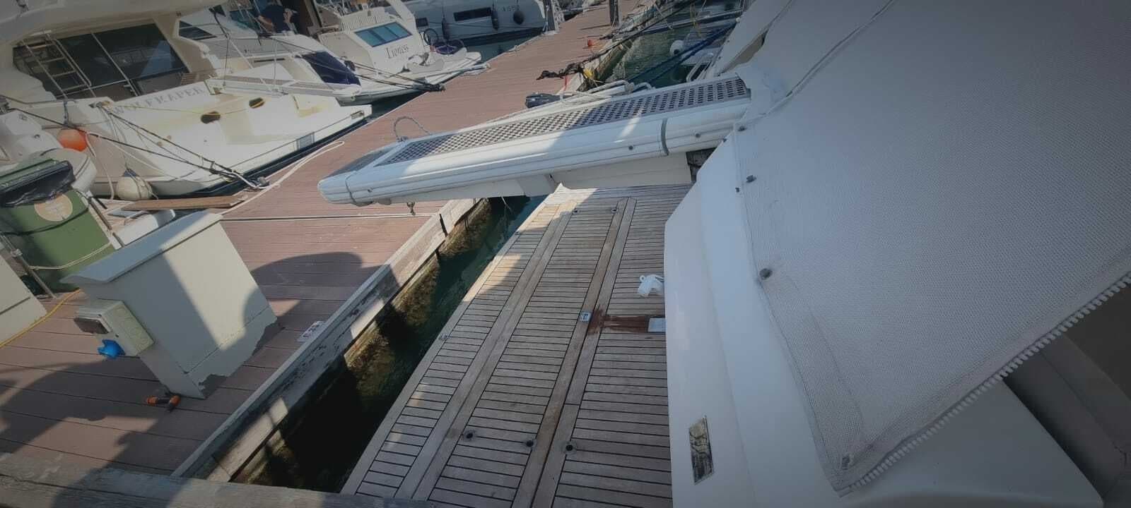 2001 Ferretti Yachts  - Photo 17