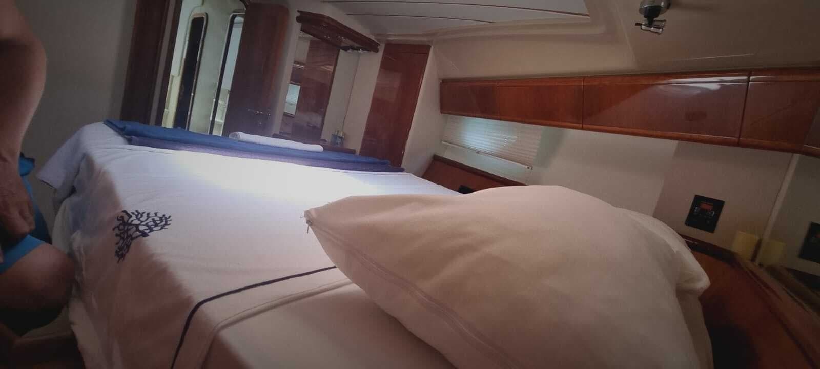 2001 Ferretti Yachts  - Photo 31