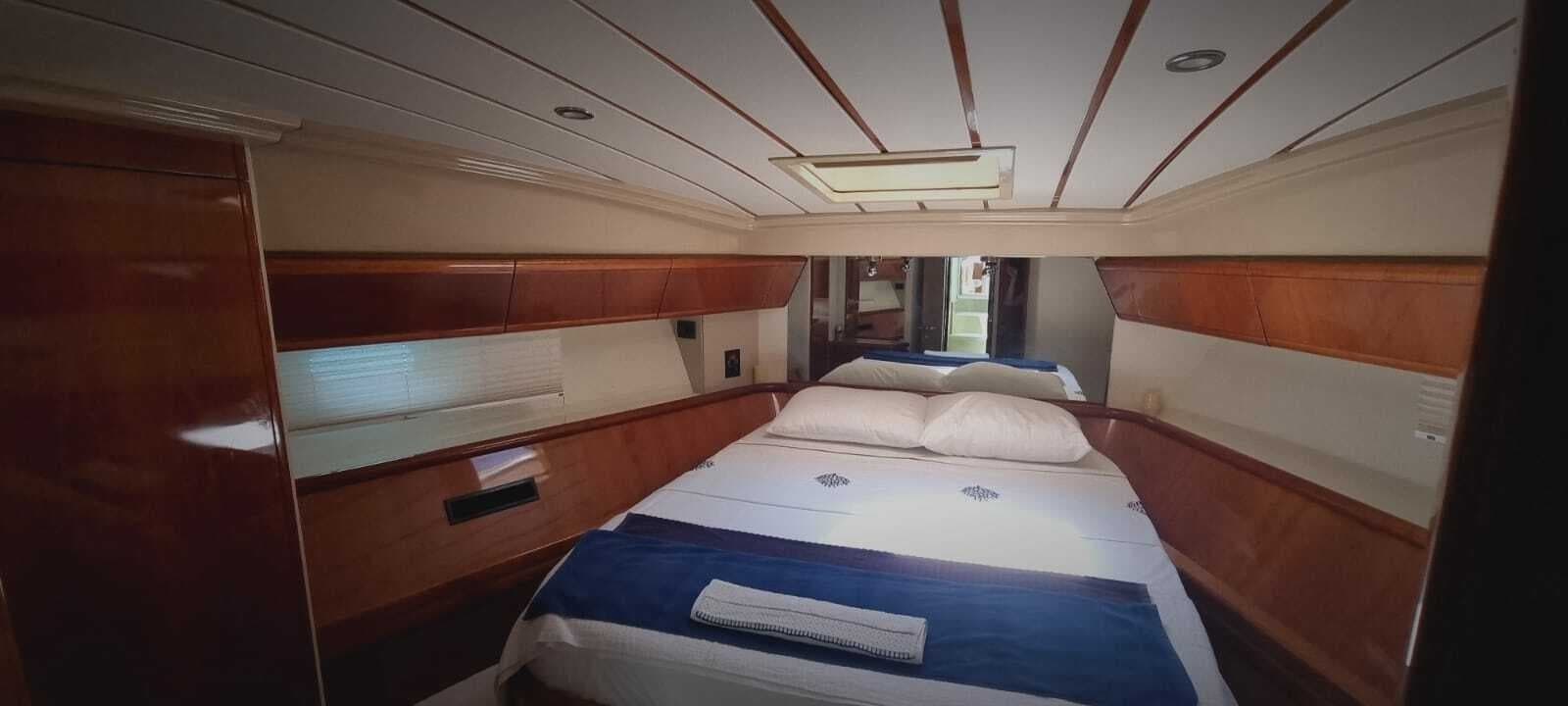 2001 Ferretti Yachts  - Photo 28