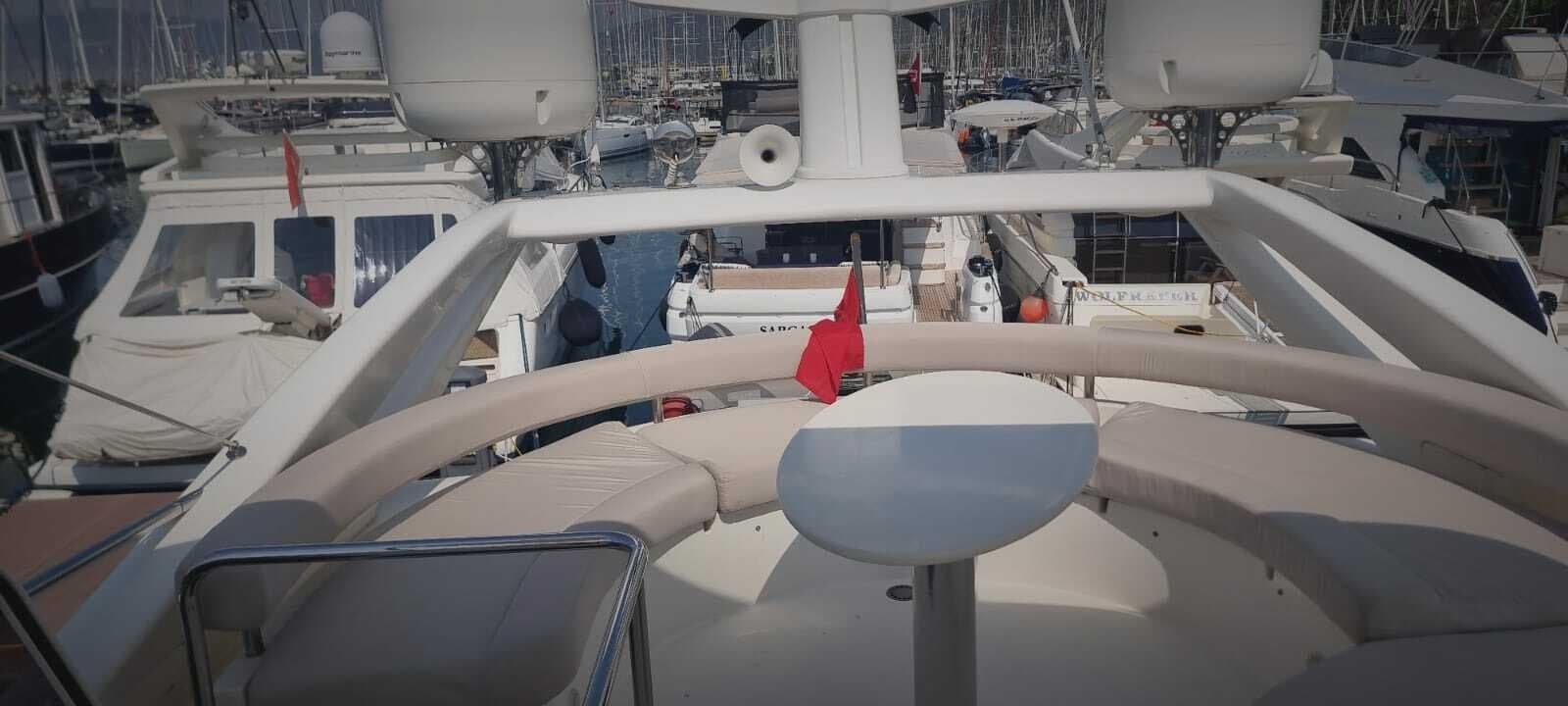 2001 Ferretti Yachts  - Photo 9