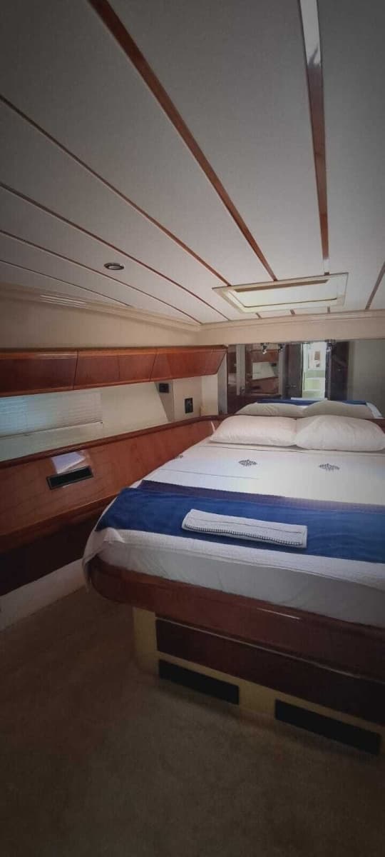 2001 Ferretti Yachts  - Photo 25