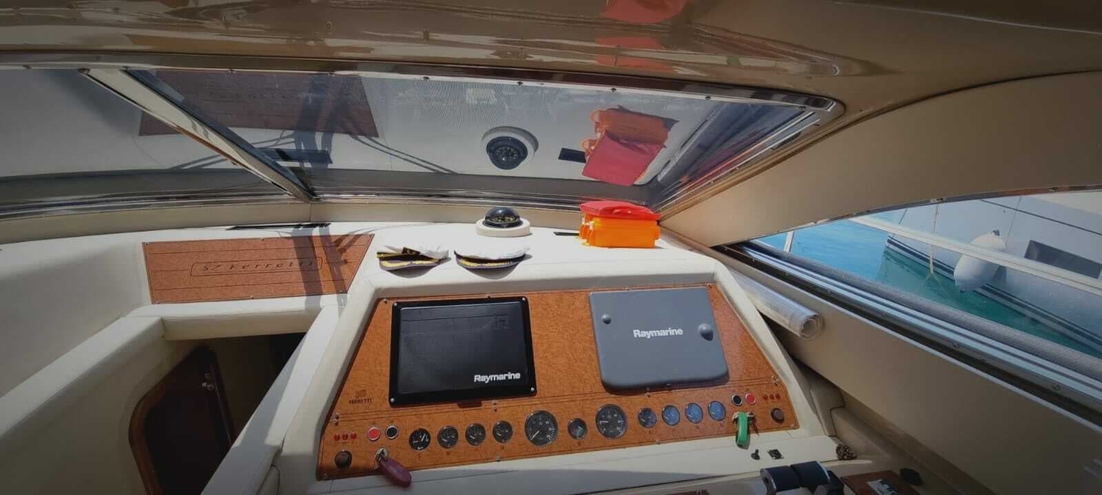 2001 Ferretti Yachts  - Photo 41
