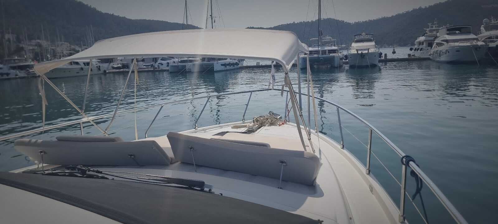 2001 Ferretti Yachts  - Photo 13