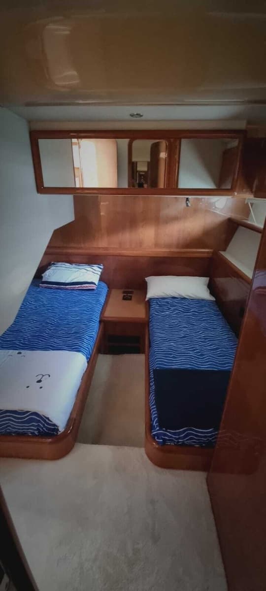 2001 Ferretti Yachts  - Photo 23