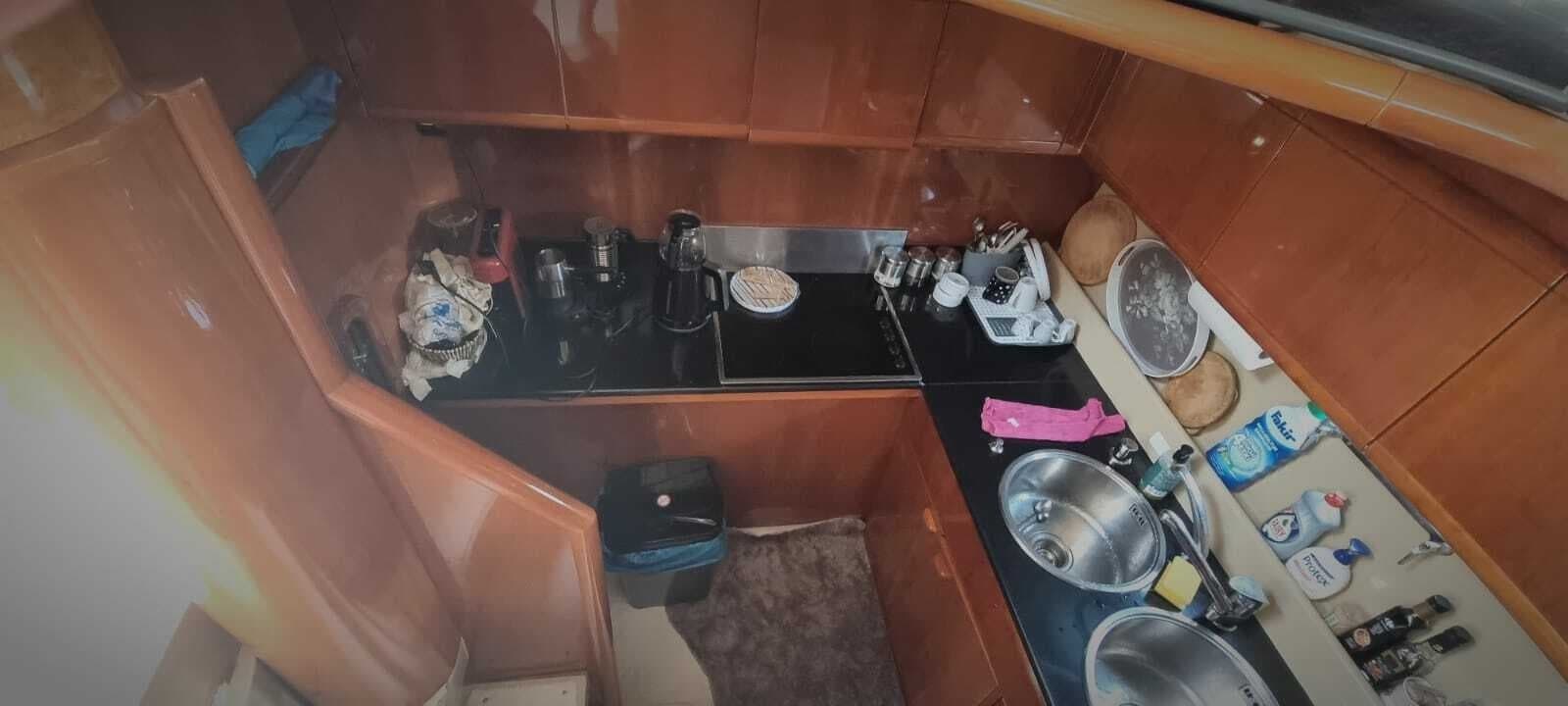 2001 Ferretti Yachts  - Photo 42