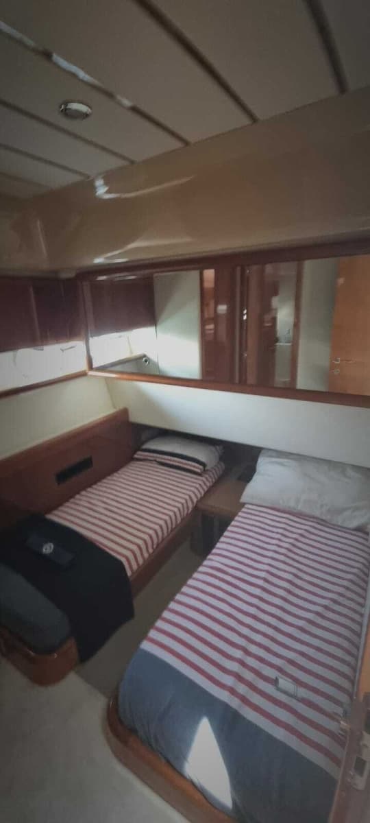2001 Ferretti Yachts  - Photo 33