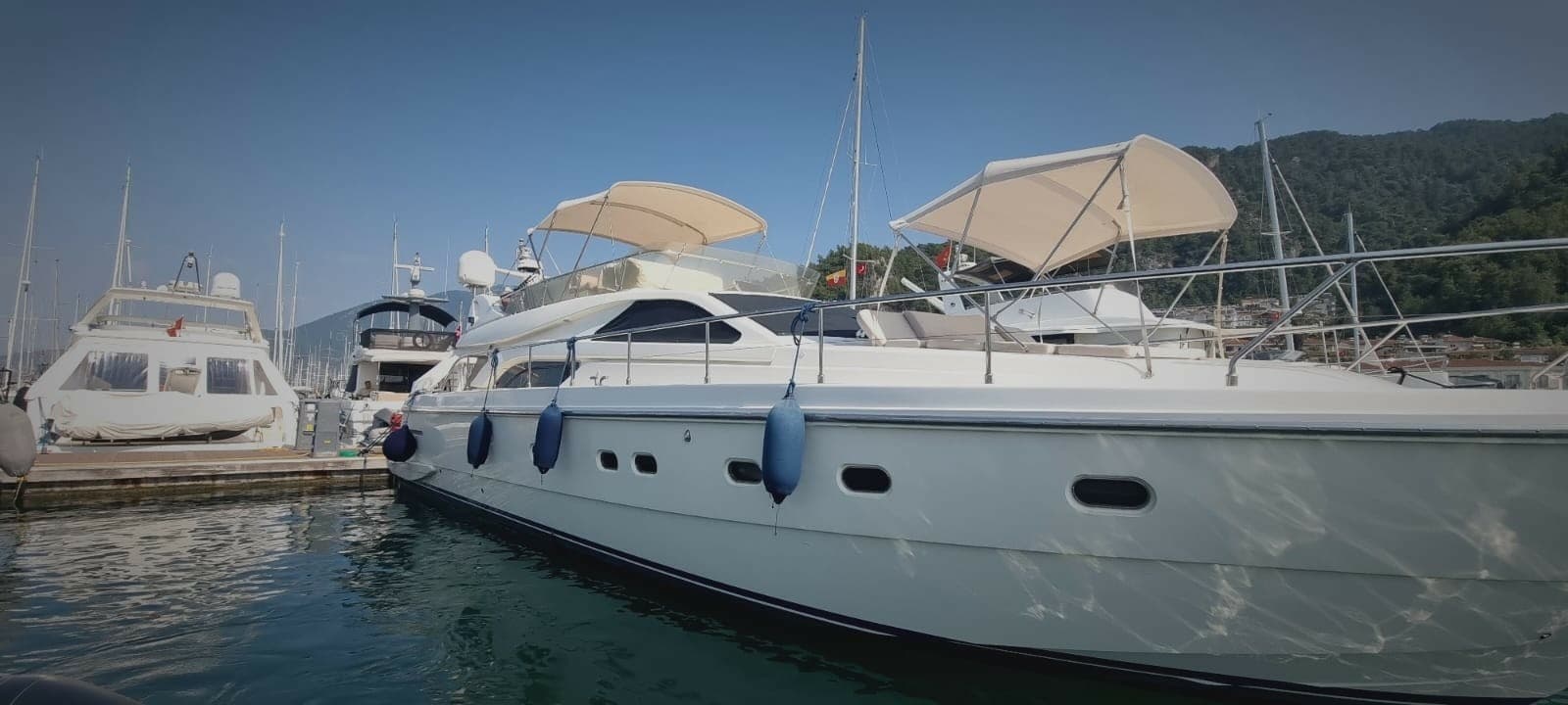 2001 Ferretti Yachts  - Photo 1