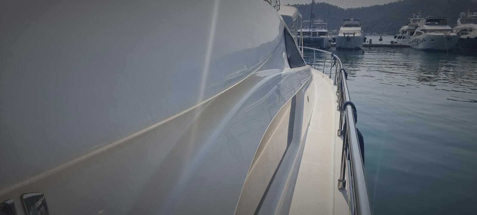 2001 Ferretti Yachts  - Photo 22