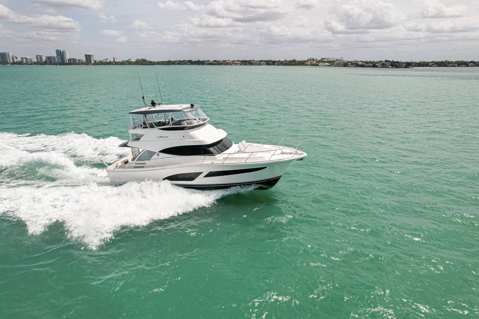 2025 Riviera 46 Sports Motor Yacht - Photo 4