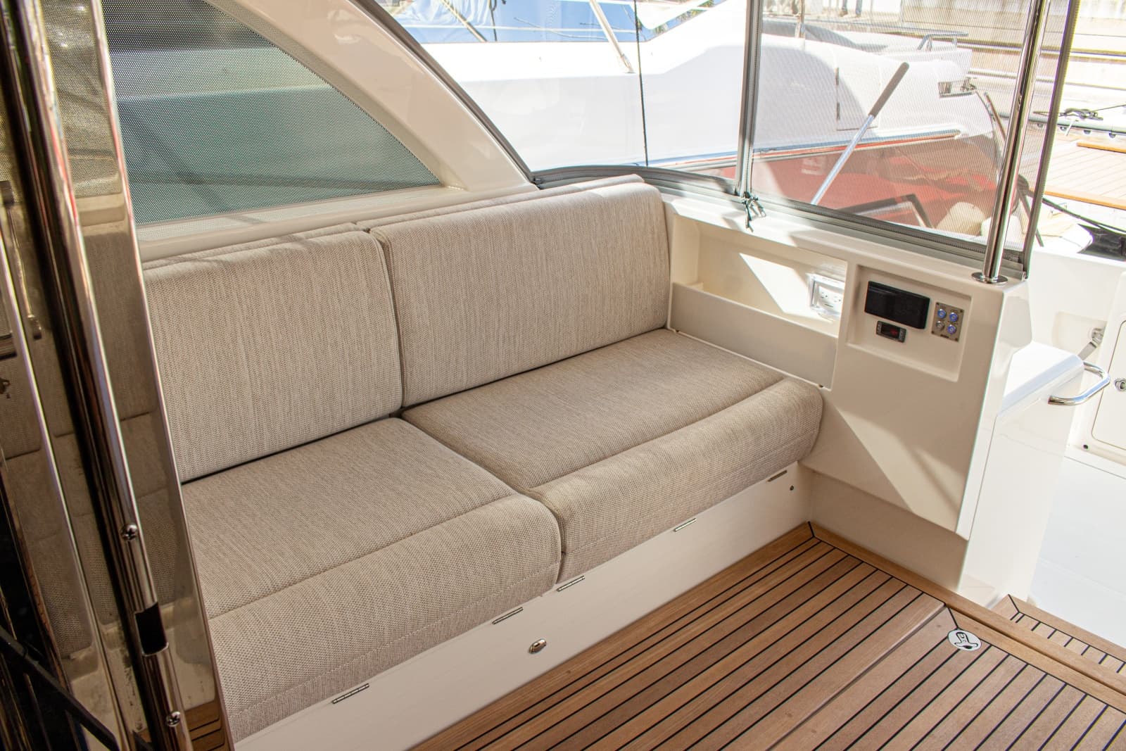 2025 Riviera 46 Sports Motor Yacht - Photo 59