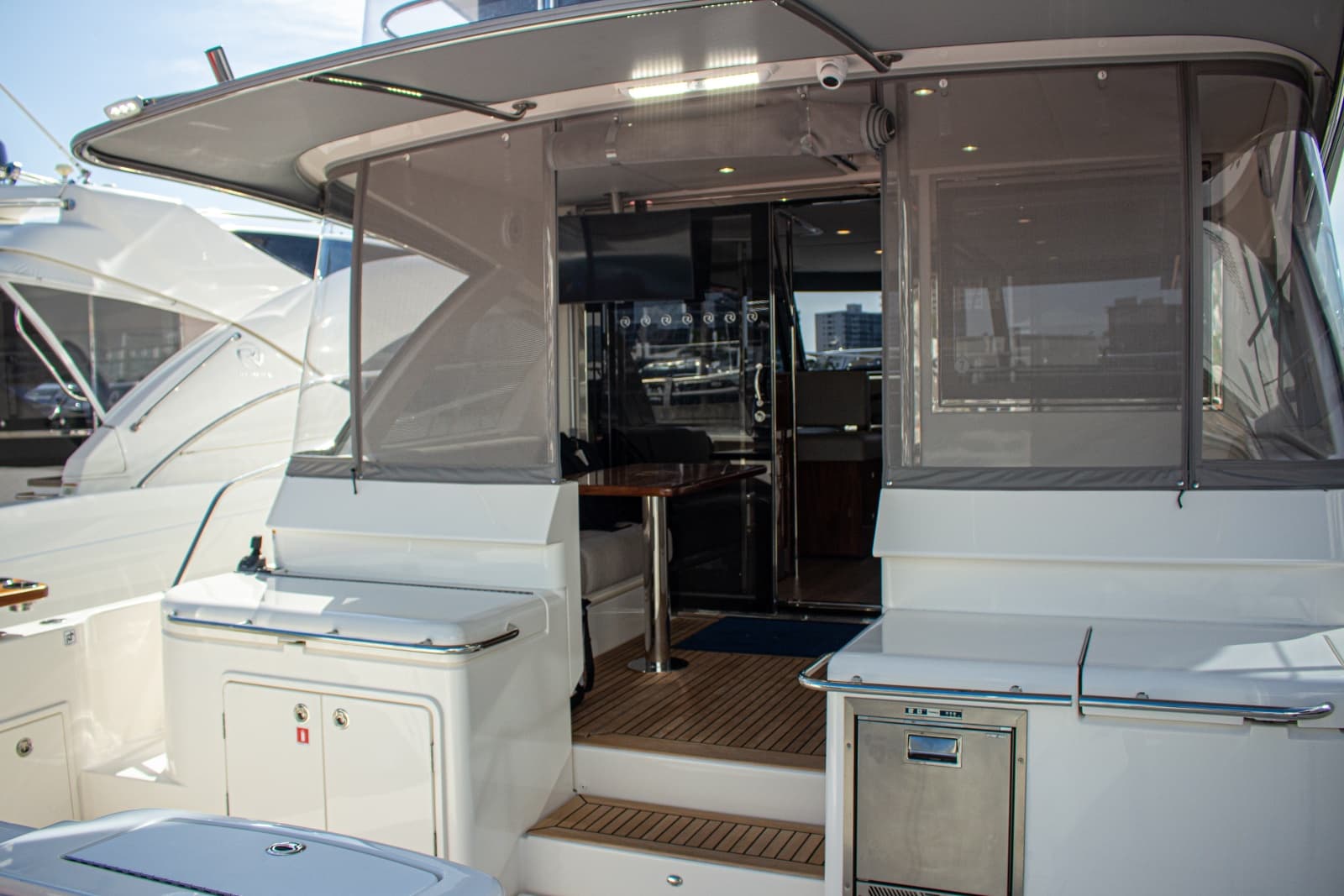 2025 Riviera 46 Sports Motor Yacht - Photo 24
