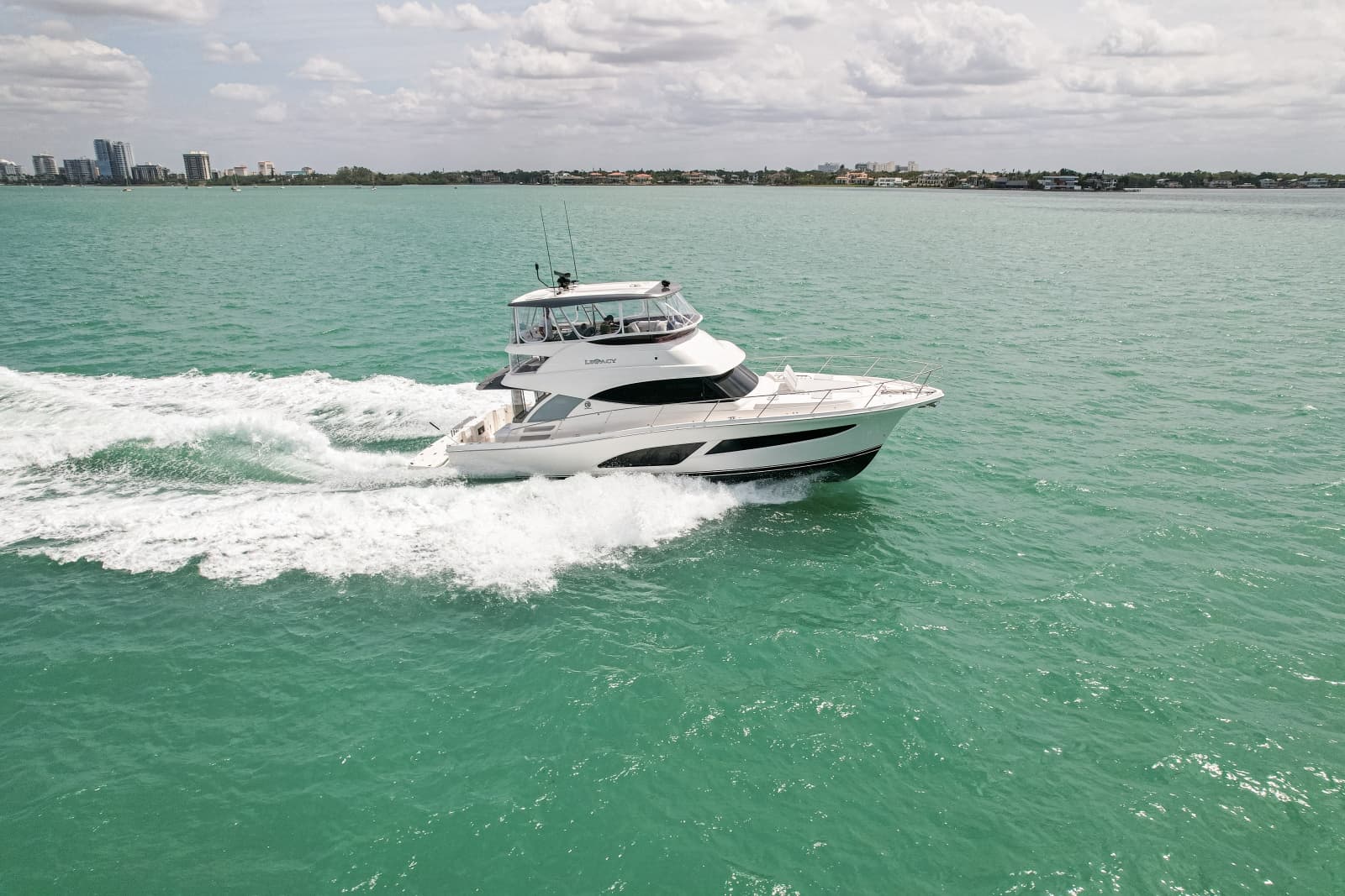 2025 Riviera 46 Sports Motor Yacht - Photo 3