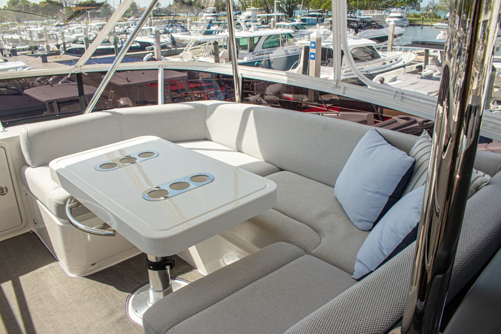 2025 Riviera 46 Sports Motor Yacht - Photo 55