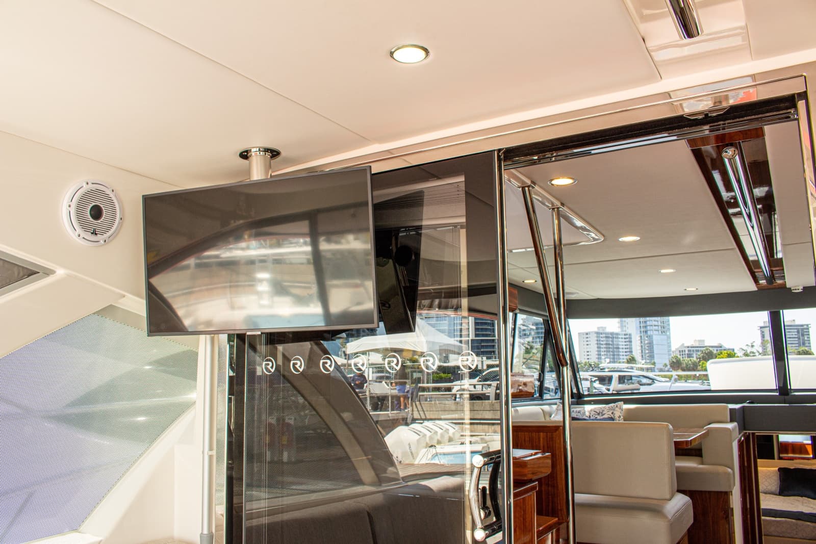 2025 Riviera 46 Sports Motor Yacht - Photo 61