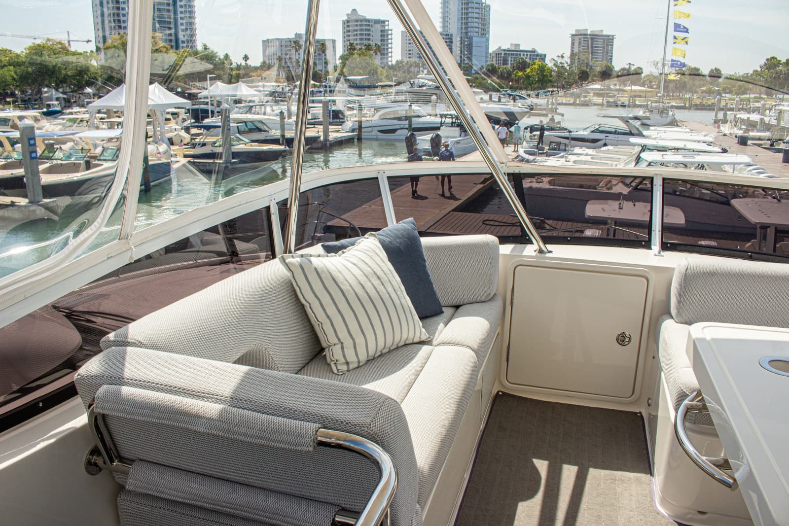2025 Riviera 46 Sports Motor Yacht - Photo 57