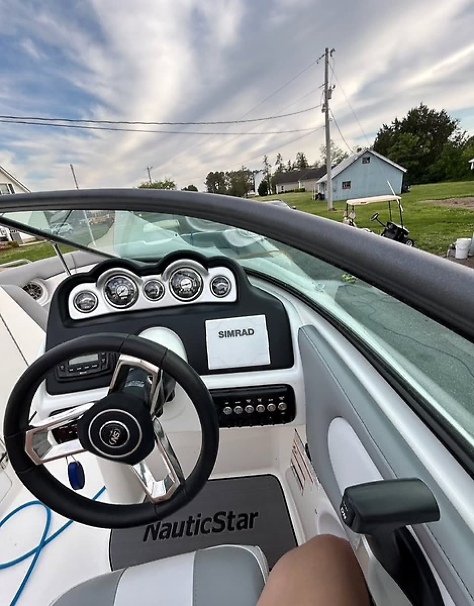 2021 NauticStar 240 - Photo 3