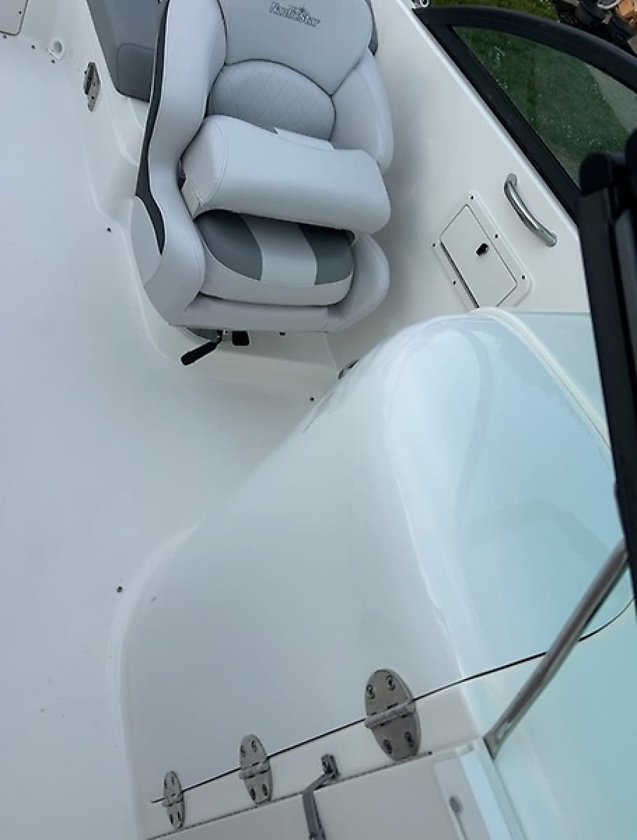 2021 NauticStar 240 - Photo 8