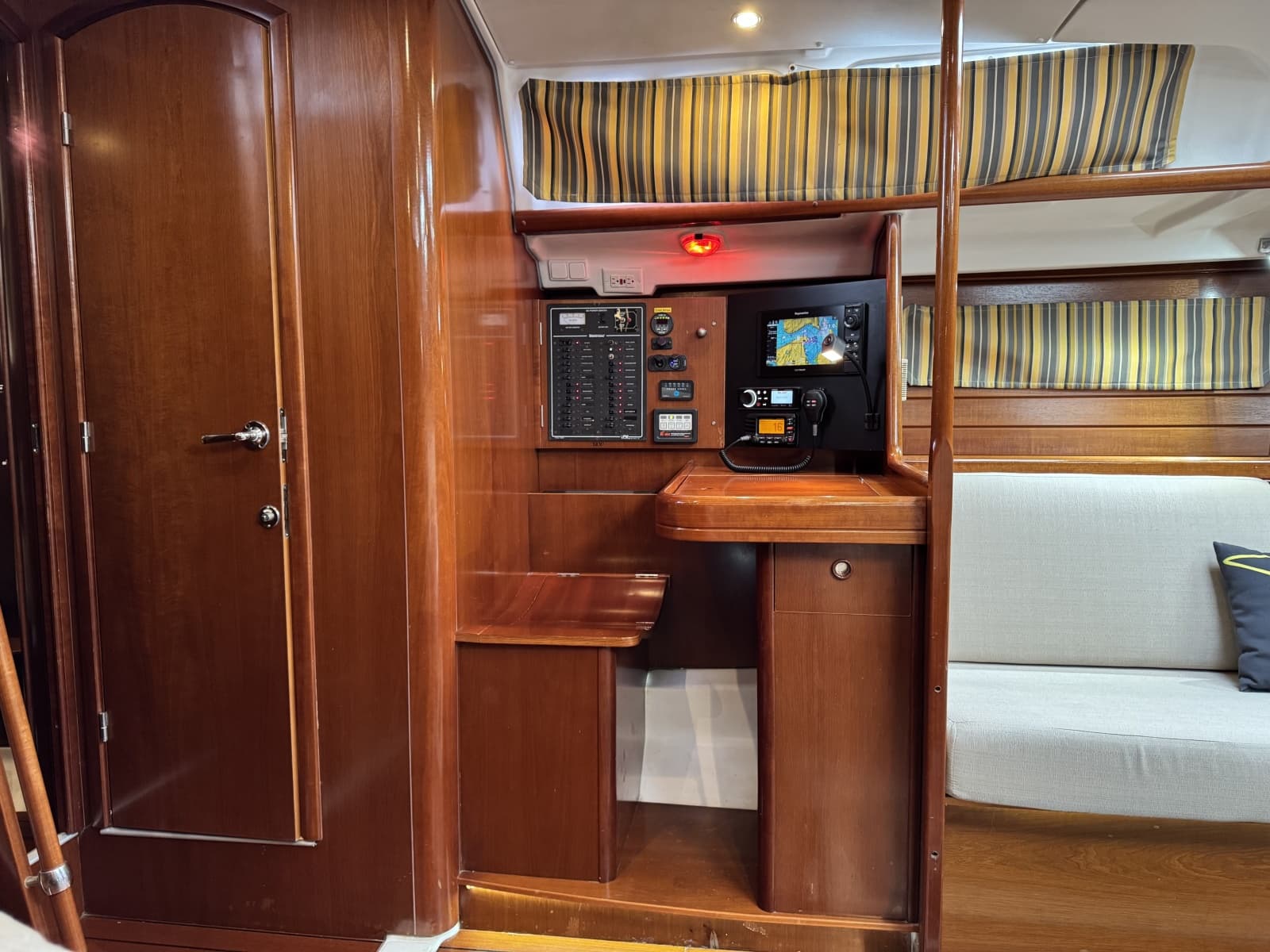 2004 Beneteau 423 - Photo 37