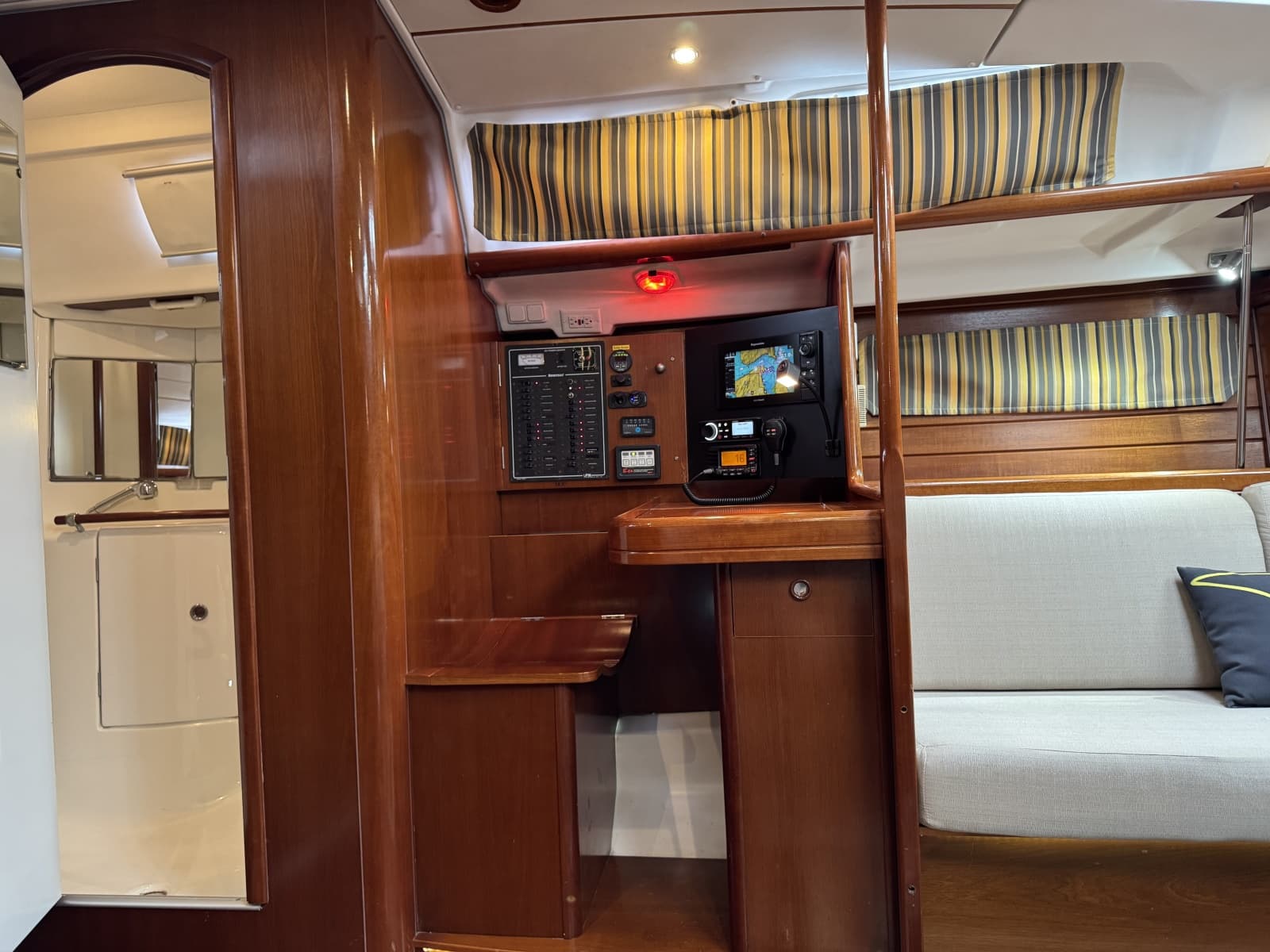 2004 Beneteau 423 - Photo 43