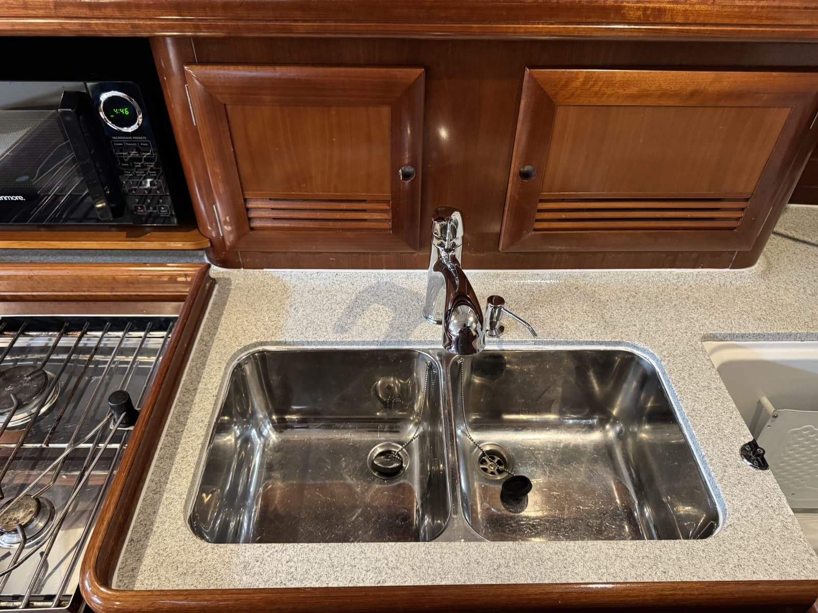 2004 Beneteau 423 - Photo 30