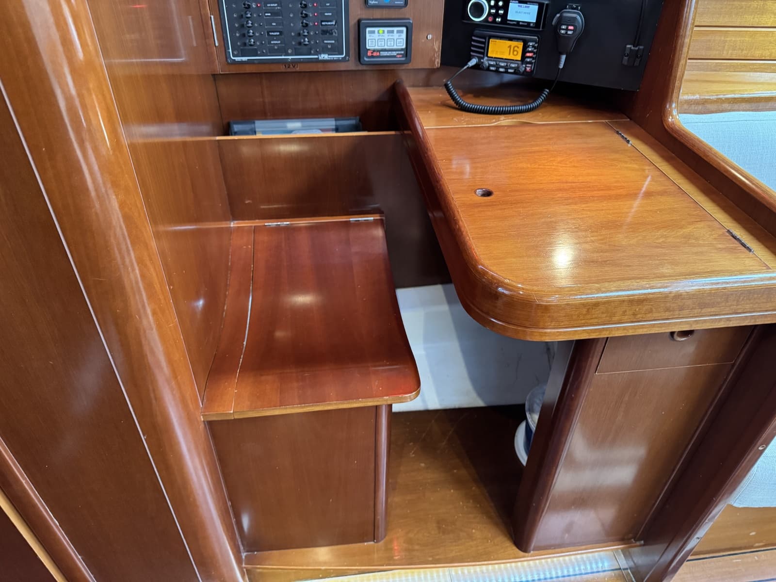 2004 Beneteau 423 - Photo 40