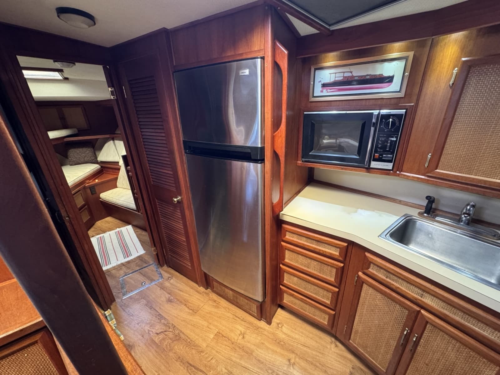 1984 Viking Aft Cabin Motor yacht - Photo 7