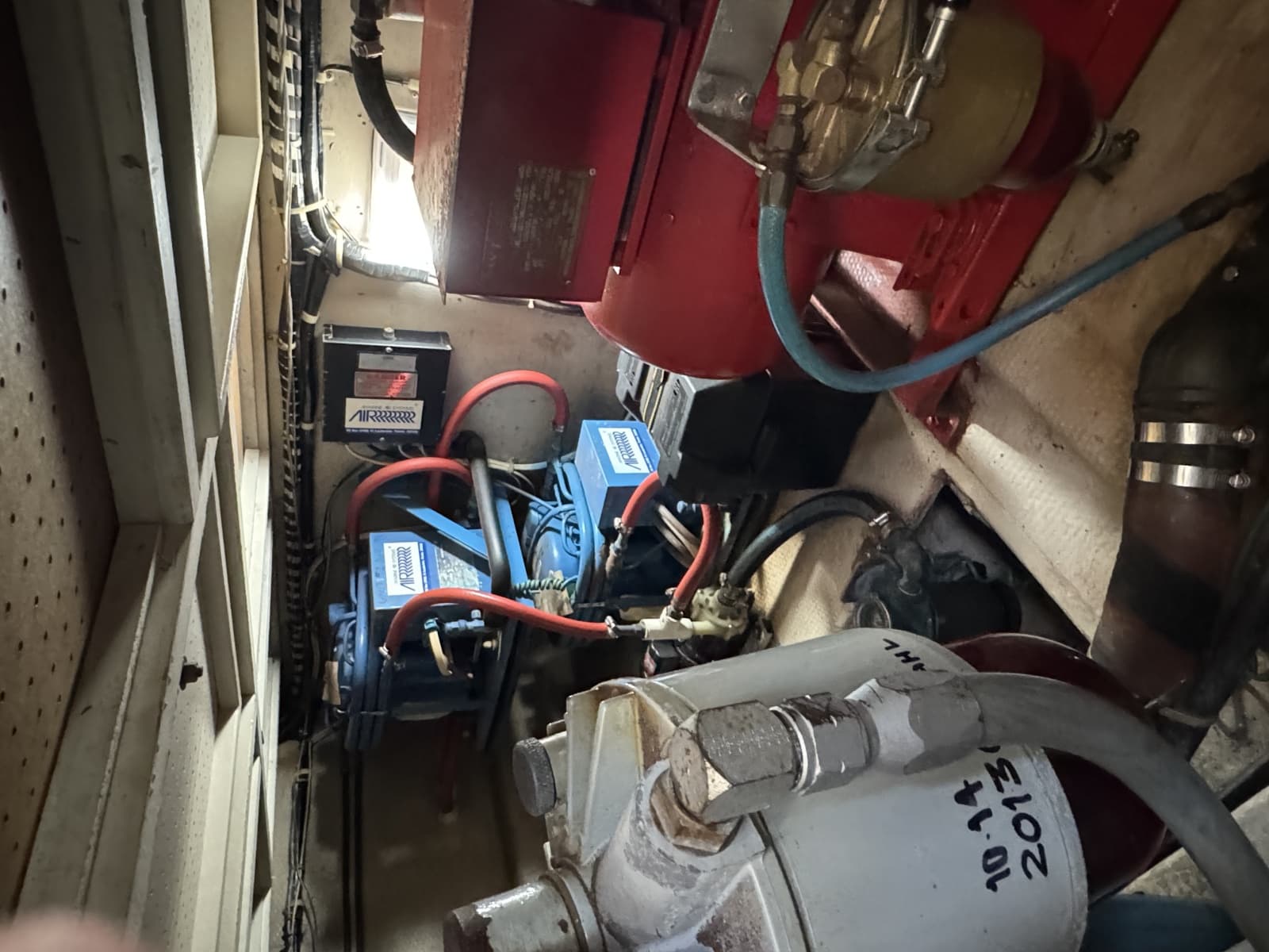 1984 Viking Aft Cabin Motor yacht - Photo 29