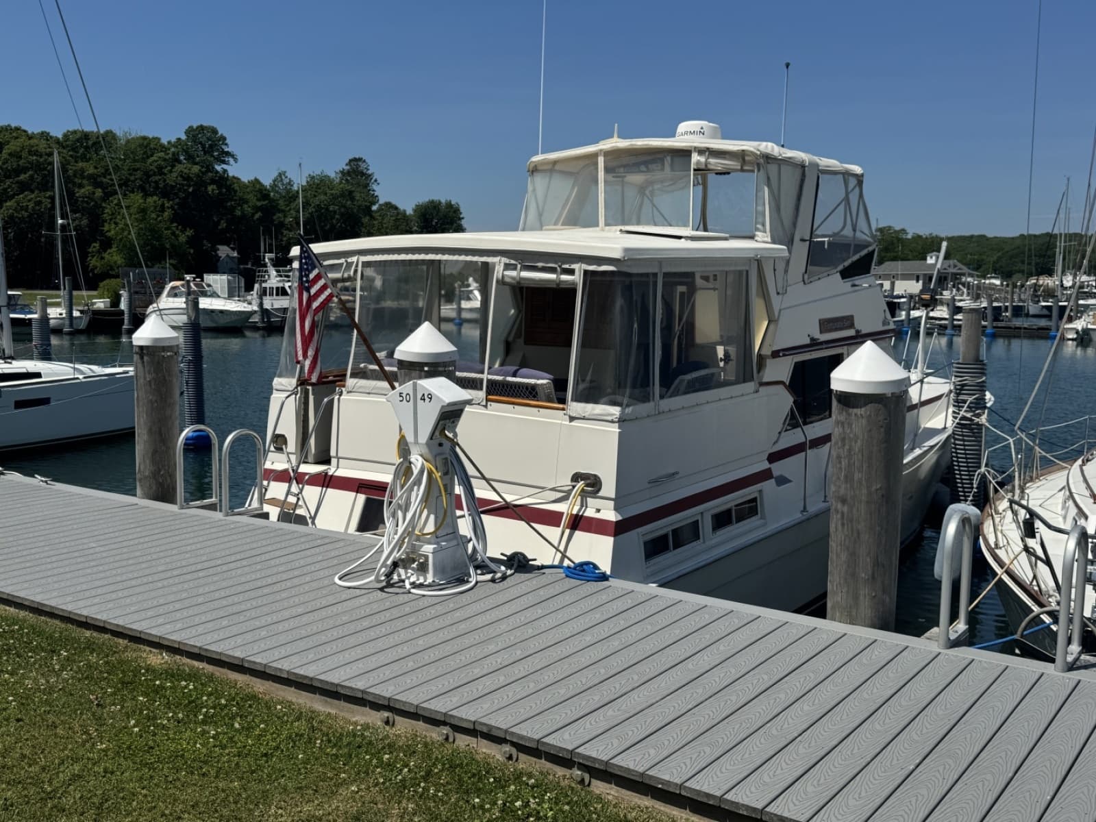 1984 Viking Aft Cabin Motor yacht - Photo 3