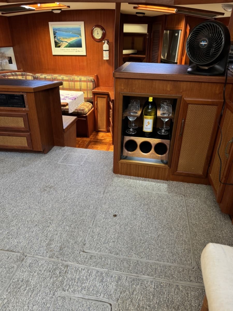 1984 Viking Aft Cabin Motor yacht - Photo 17