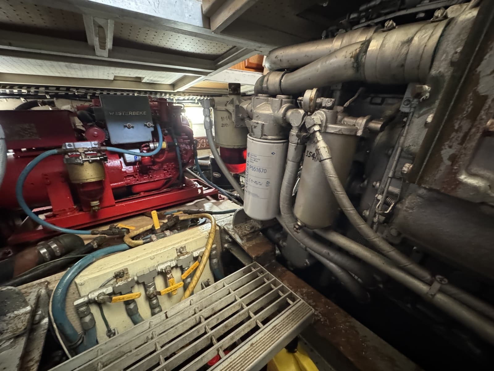 1984 Viking Aft Cabin Motor yacht - Photo 32
