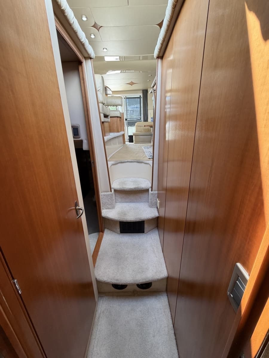 2004 Meridian 411 - Photo 19