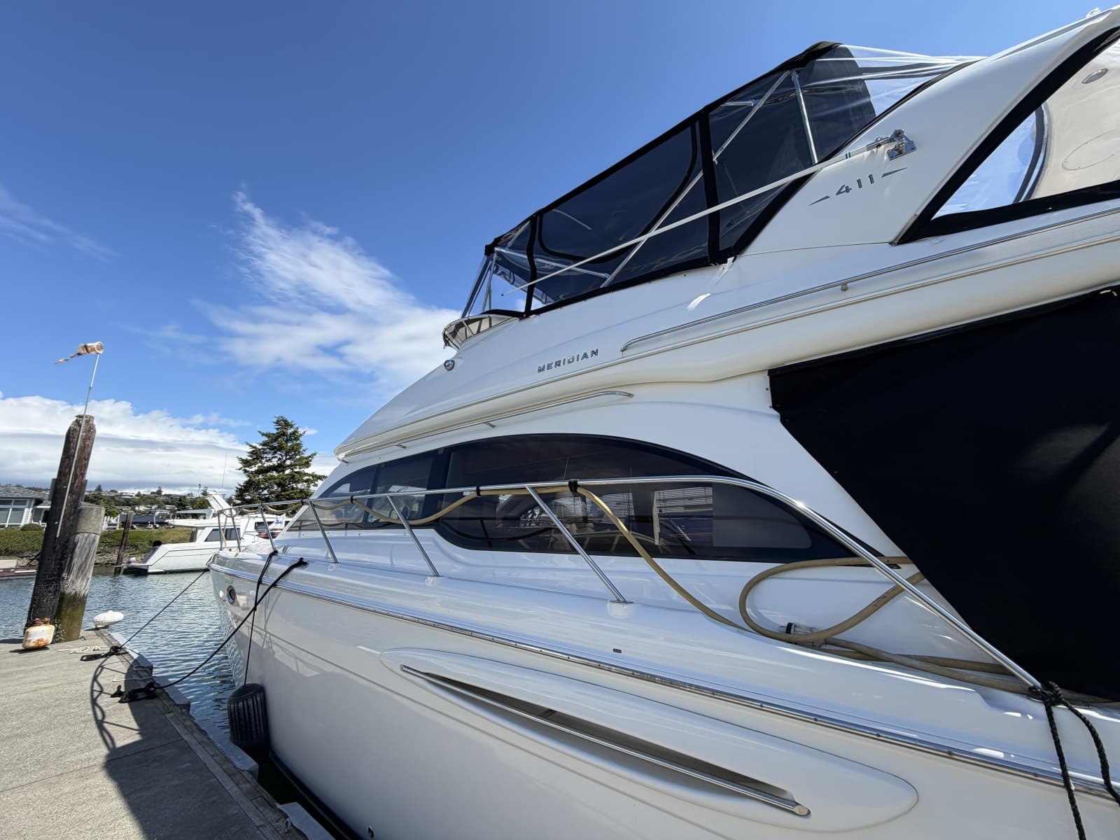 2004 Meridian 411 - Photo 2