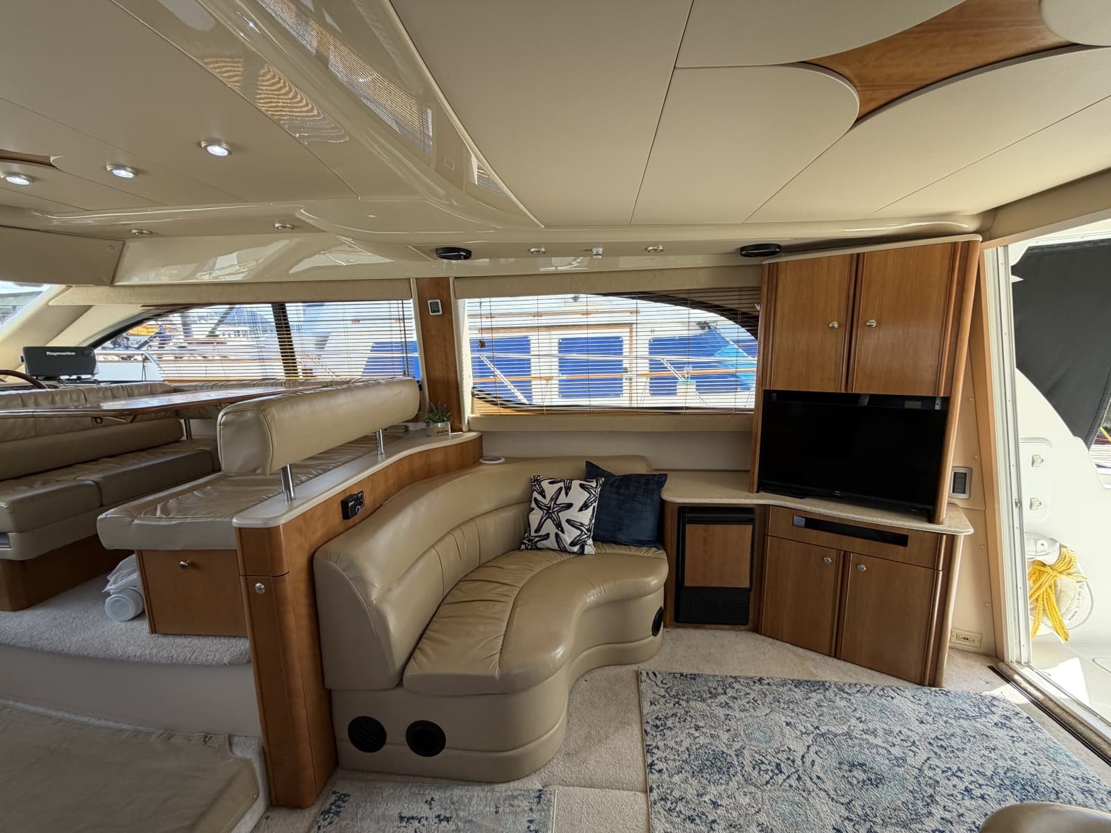 2004 Meridian 411 - Photo 7